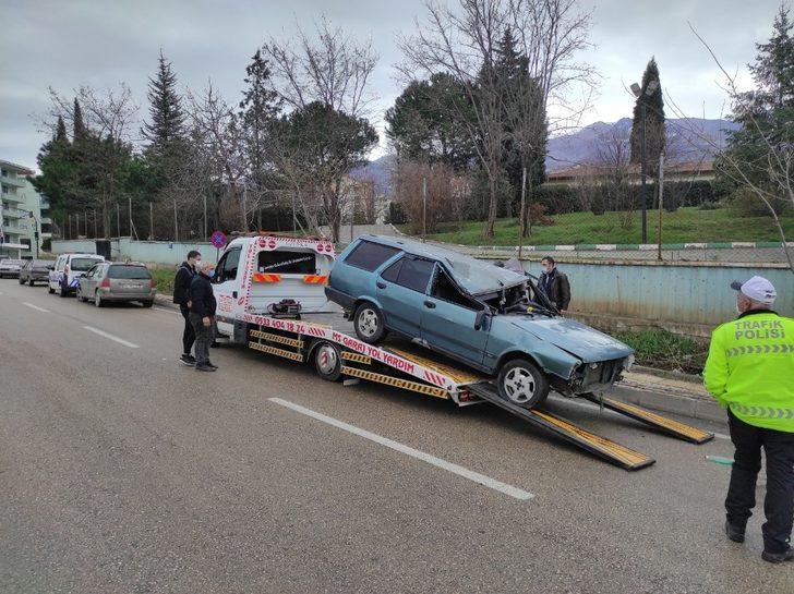 Takla atan araçtan sağ çıktı G1