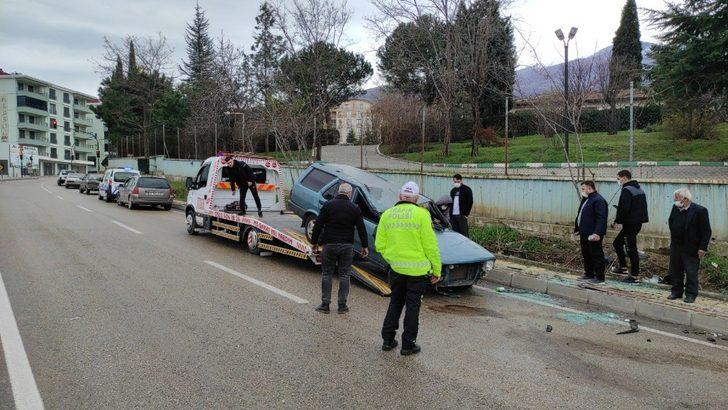 Takla atan araçtan sağ çıktı G3