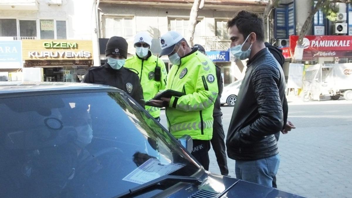 Sokağa &ccedil;ıkma kısıtlamasında 180 kişi ve 179 ara&ccedil; denetlendi