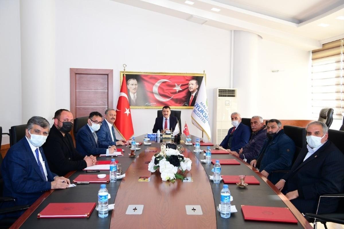 Muhtarlardan Başkan G&uuml;rkan&rsquo;a ziyaret