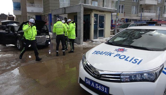 Aracına polis sireni taktıran sürücüye 2 bin 673 lira ceza