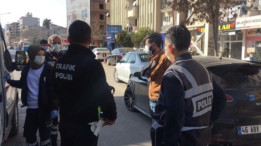 Karantinayı ihlal eden covid-19 hastası polislere yakalandı!