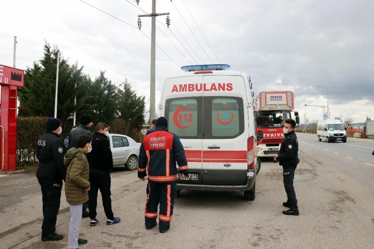 D&uuml;ğ&uuml;n salonunda &ccedil;ıkan yangını s&ouml;nd&uuml;rmek isterken dumandan zehirlendi