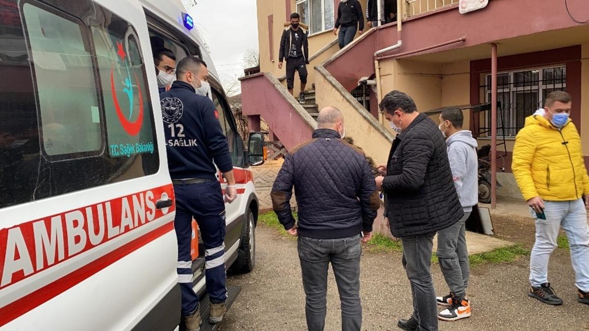Kavgada bı&ccedil;aklandı, yaralı halde 1 kilometre uzaklıktaki evine gitti