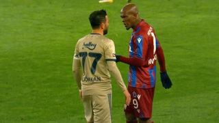 Trabzonspor-Fenerbahçe maçında olay! Volkan Demirel, Gökhan Gönül, Nwakaeme...