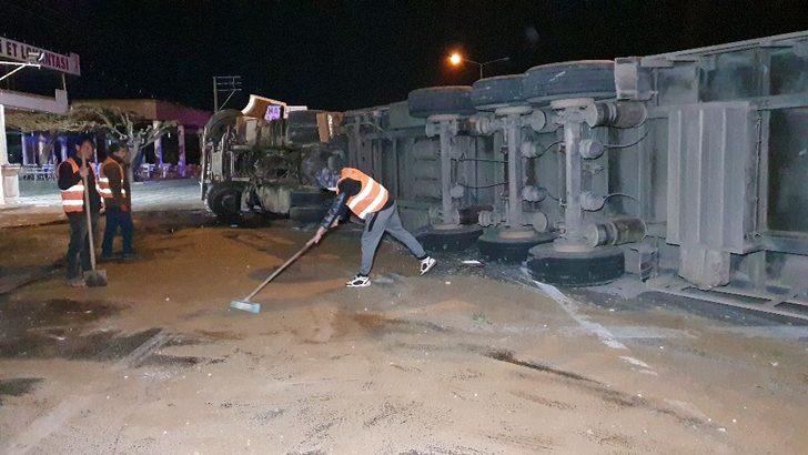 Devrilen tır, Aydın-Denizli karayolunu ulaşıma kapadı G2