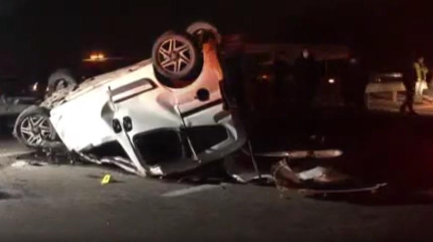 Iğdır&rsquo;da hafif ticari ara&ccedil; otob&uuml;se &ccedil;arpıp takla attı: 1 &ouml;l&uuml;, 1 yaralı