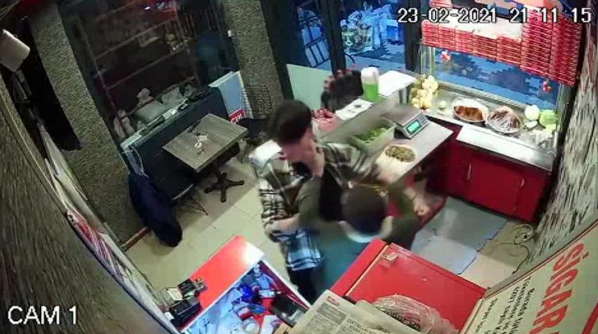 Gurur Şenel: &Ccedil;iğ k&ouml;fte 'acılı' diye &ccedil;alışana saldırıp, yumruklayan kişi serbest bırakıldı