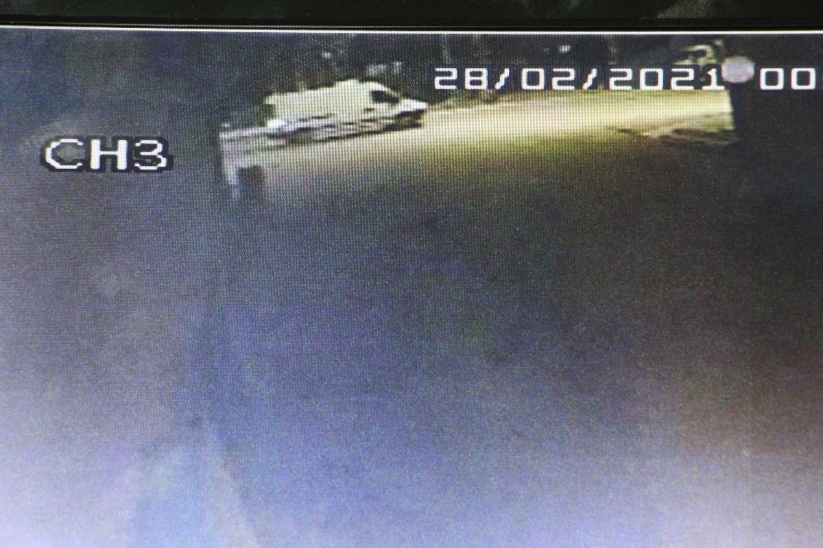 Talihsiz moto kurye kamyonetin altında 650 metre s&uuml;r&uuml;klenmiş