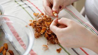 Kabuklarını soyup atarken iyi düşünün... Tüm şifa kahverengi kabukta: Bademin bilinmeyen faydaları!