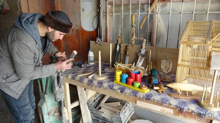 5 yıldır hurdalıktan topladığı metallerden süs eşyaları üretiyor G1