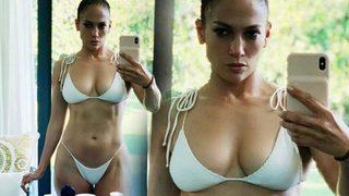 Jennifer Lopez'den beyaz mayolu poz! 