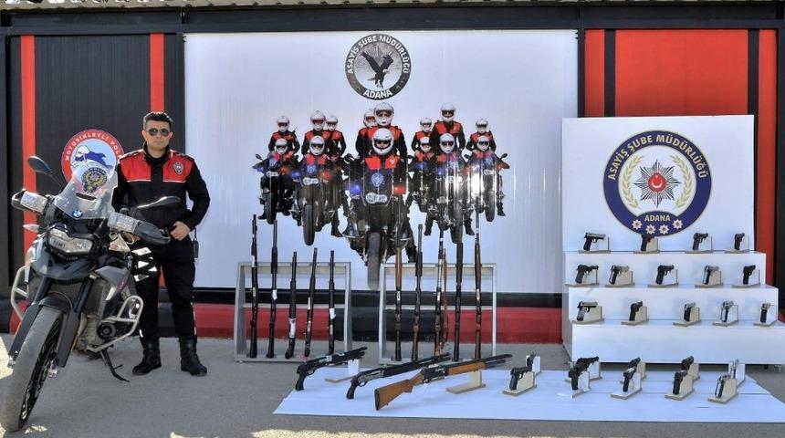 Adana&rsquo;da 54 ruhsatsız silah ele ge&ccedil;irildi