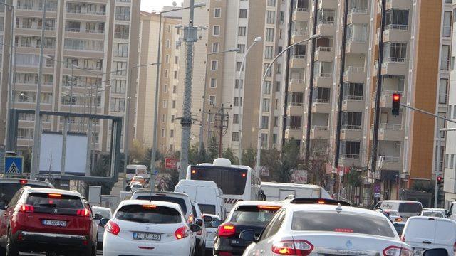 Diyarbakır’da 56 saatlik kısıtlama sonrası trafik yoğunluğu 1