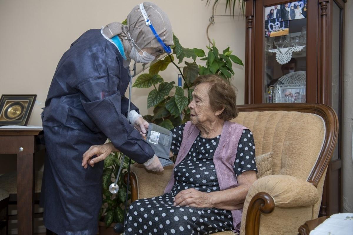 Mersin&rsquo;de 8 bin haneye 50 bin kez evde sağlık, bakım ve destek hizmeti