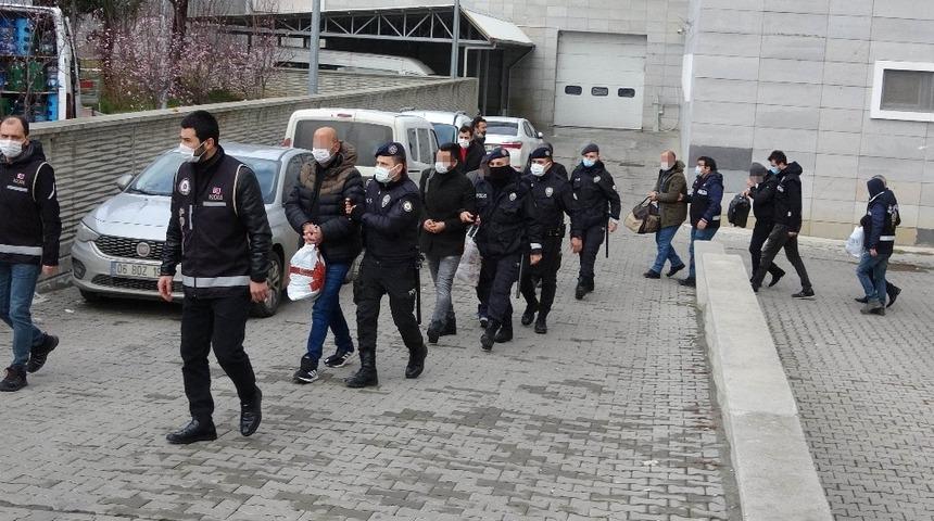 Su&ccedil; &ouml;rg&uuml;t&uuml; operasyonundan 8 kişi adliyeye sevk edildi