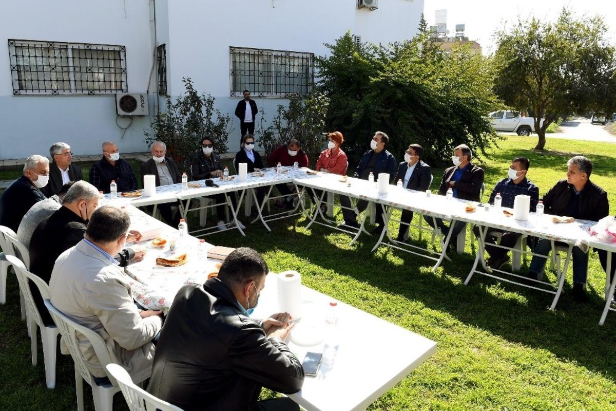 B&uuml;y&uuml;kşehir Belediyesi b&uuml;rokratları, Kazanlı&rsquo;da sorunları dinledi