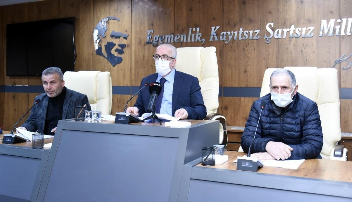 Tekkek&ouml;y&rsquo;de g&uuml;nde 200&rsquo;den fazla aileye yiyecek yardımı