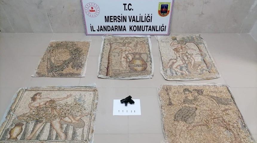 Mersin&rsquo;de tarihi eser niteliği taşıyan 5 mozaik tablo ele ge&ccedil;irildi