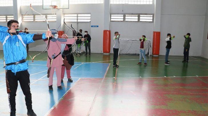 Manisa’da ‘Geleneksel Türk okçuluğu Eğitimi’ne yoğun ilgi G2