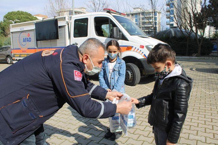 Manisa’da ’Afet Farkındalık Eğitimleri’ vatandaşların ayağına gidiyor G4