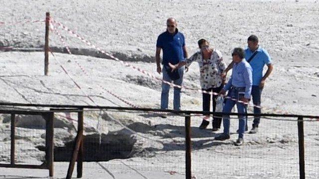 Yanardağda facia: Bir aile kratere düştü