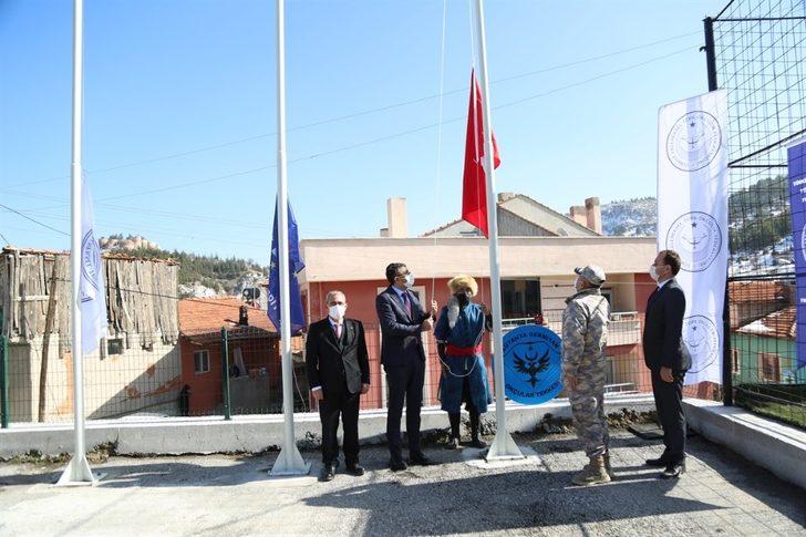 Kütahya Germiyan Ata Sporları Merkezi’nde ’Bayrak göndere çekme’ töreni G1