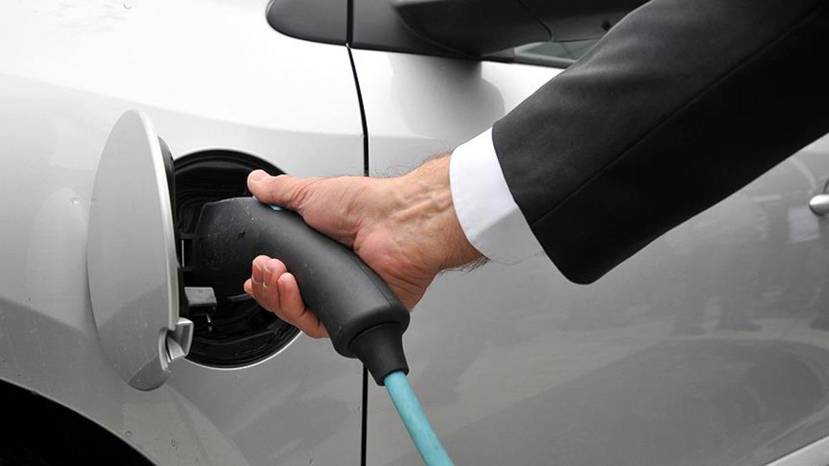 Elektrikli ara&ccedil; sahiplerini ilgilendiriyor: Endişe başladı 3
