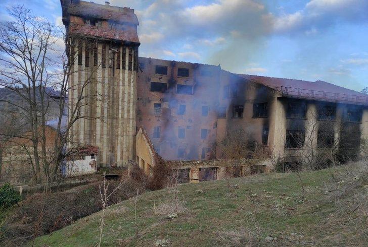 Eski un fabrikasında yangın G2