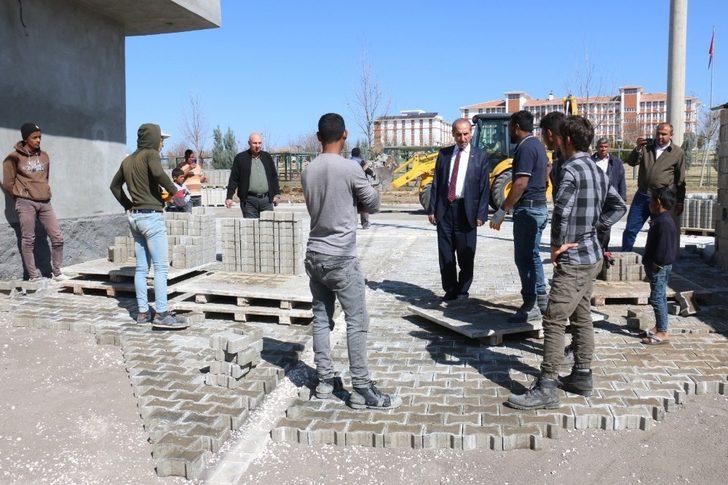 Akçakale’de bir mahallede daha yollar yenileniyor G2