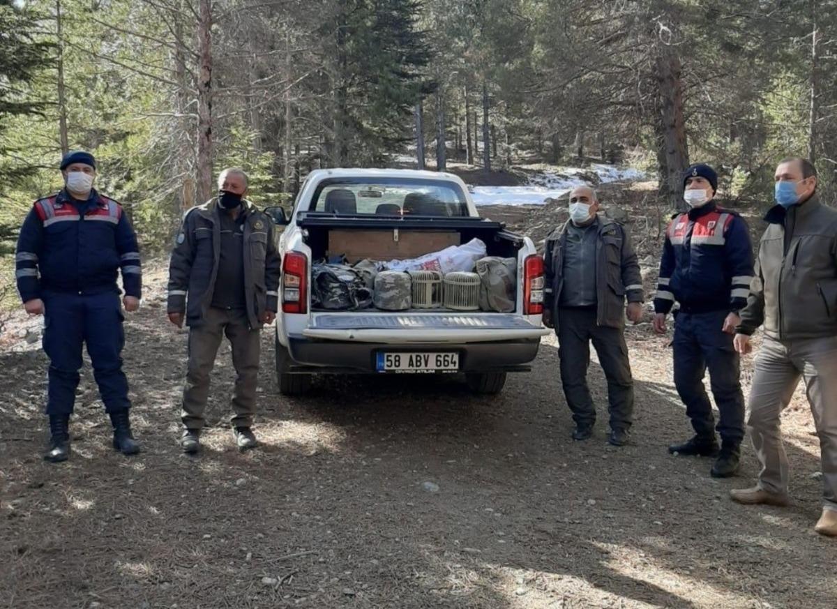 Ka&ccedil;ak avcılar yakalandı, ara&ccedil;ta bulunan keklikler doğaya salındı