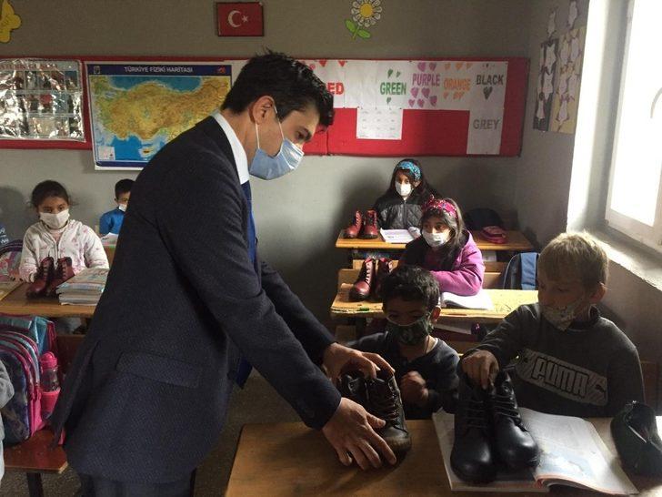 Ergani Kaymakamı Öztürk öğrencilerle buluştu G3