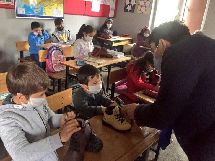 Ergani Kaymakamı Öztürk öğrencilerle buluştu G4