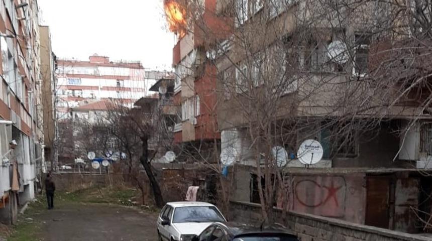 Apartman dairesinde &ccedil;ıkan yangın korkuttu