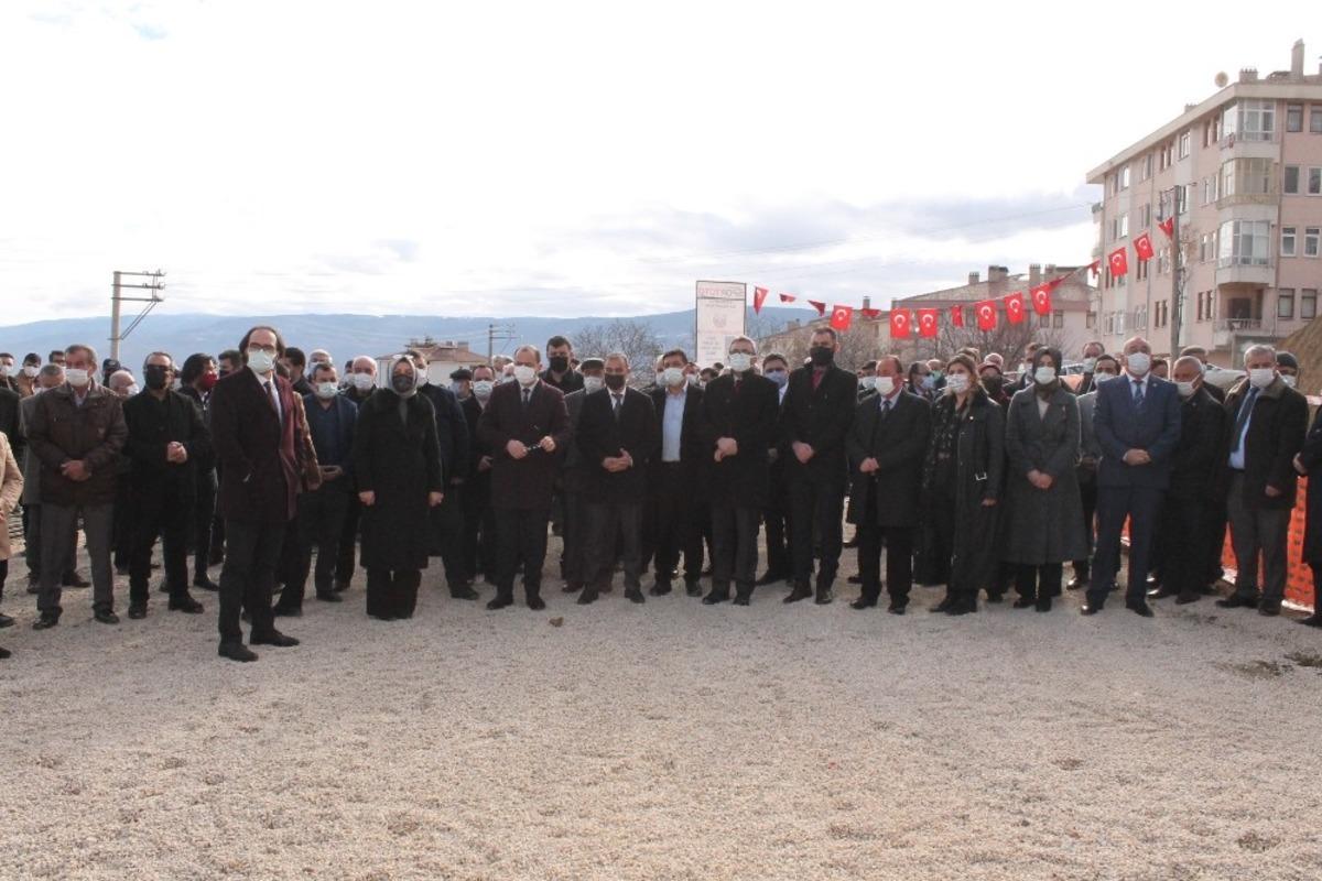 Tosya yarı olimpik y&uuml;zme havuzun temeli atıldı