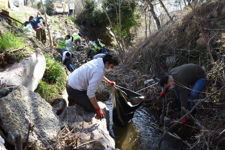 Kazdağları’nın eteklerindeki dereleri temizlediler G4
