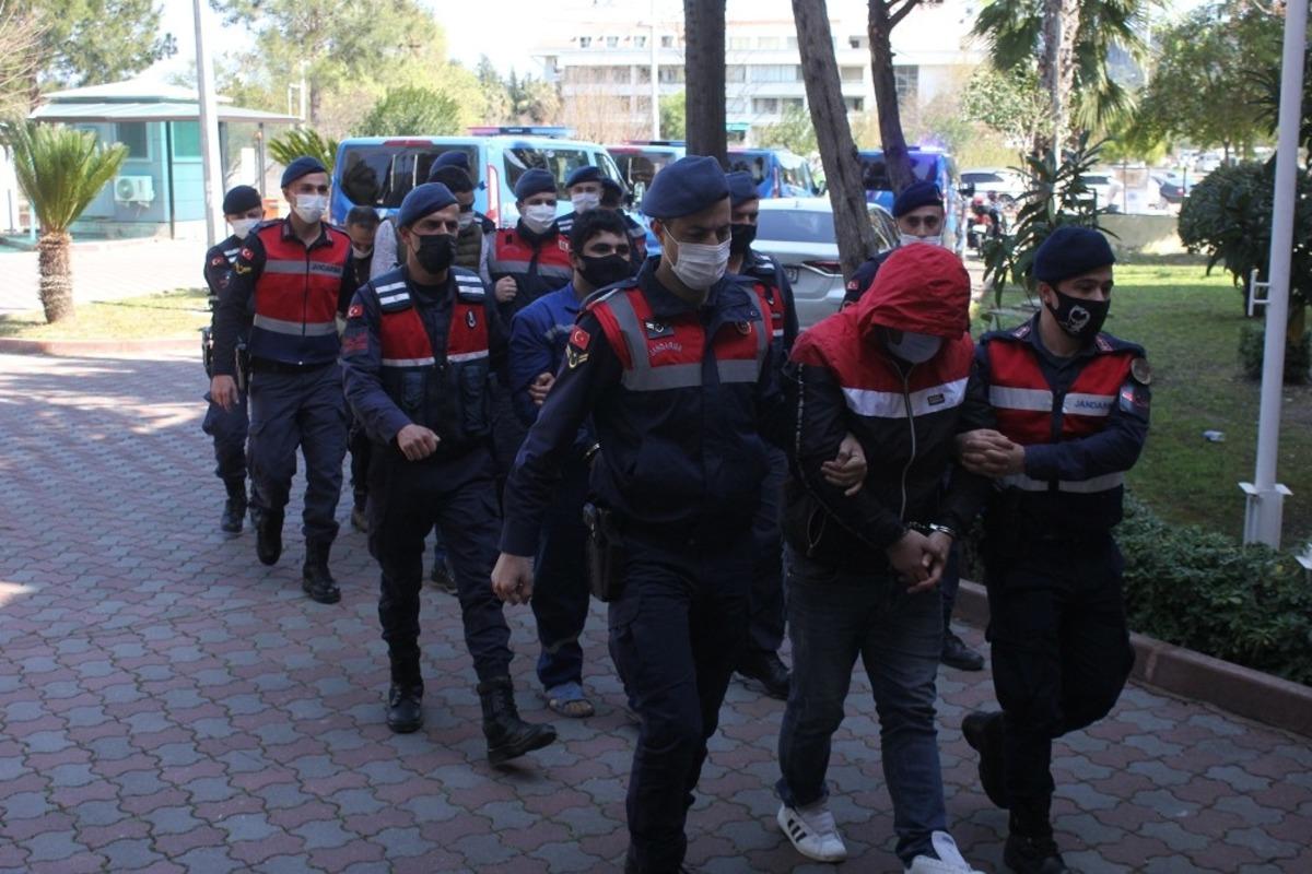 37&rsquo; si &ccedil;ocuk 176 g&ouml;&ccedil;meni tekneyle Avrupa &uuml;lkelerine ka&ccedil;ırmaya &ccedil;alışan 11 ş&uuml;pheli adliyeye sevk edildi