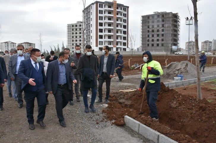Bağlar’da yılın ilk asfaltlaması Ahmed Arif Caddesine yapıldı G1