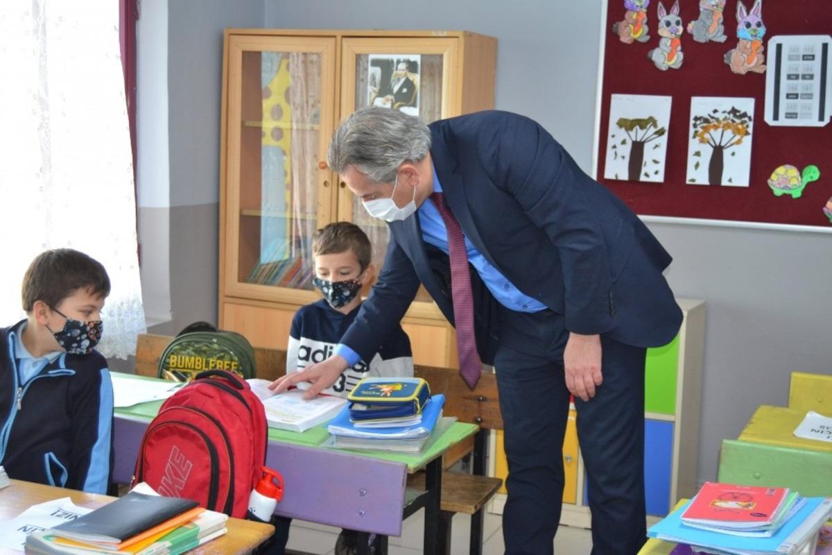 Milli Eğitim M&uuml;d&uuml;r&uuml; Yiğit&rsquo;ten k&ouml;y okullarına ziyaret