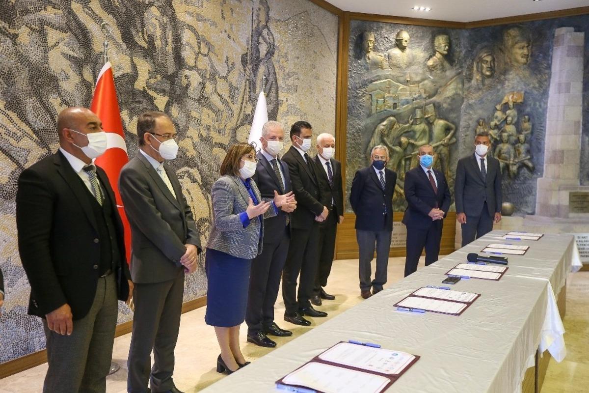 Devasa &lsquo;Gaziantep modeli&rsquo; ile aile b&uuml;t&uuml;nl&uuml;ğ&uuml; korunacak