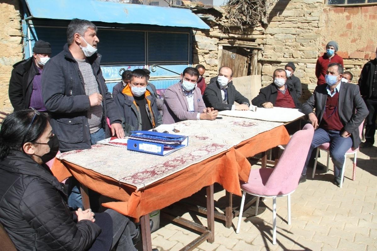 H&uuml;y&uuml;kl&uuml; &ccedil;ift&ccedil;ilerde, &ccedil;ilek yetiştiriciliği desteği sevinci