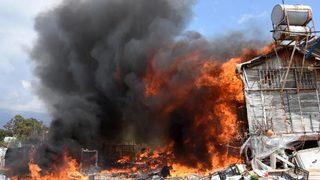 Yemek yapmak için yaktığı ateş barakaya sıçradı! Onlarca hayvan telef oldu