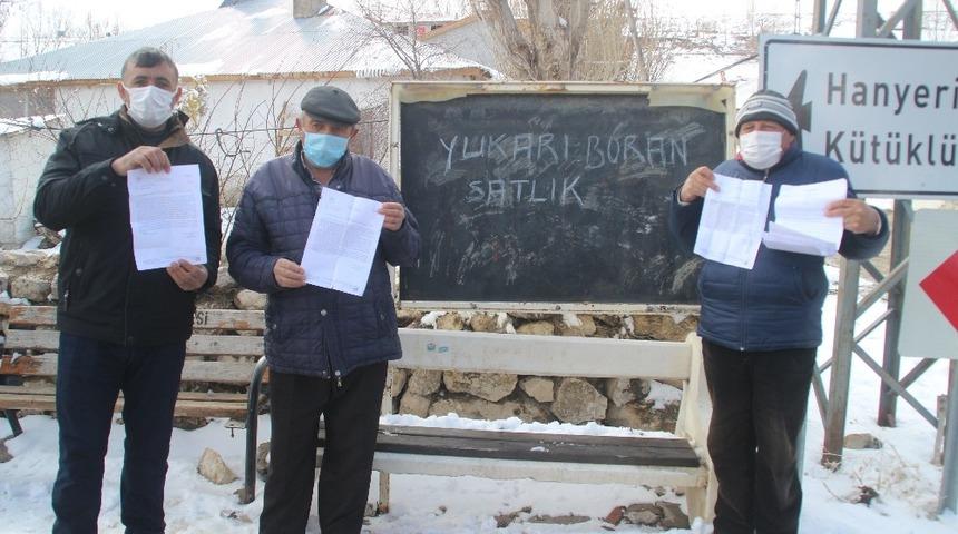 Kayseri'de gelen borçları gören vatandaşlar yaşadıkları mahalleyi satılığa çıkardı