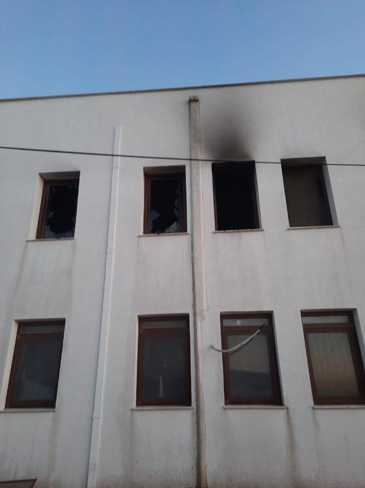 Depoyu yakıp kaçtılar G2