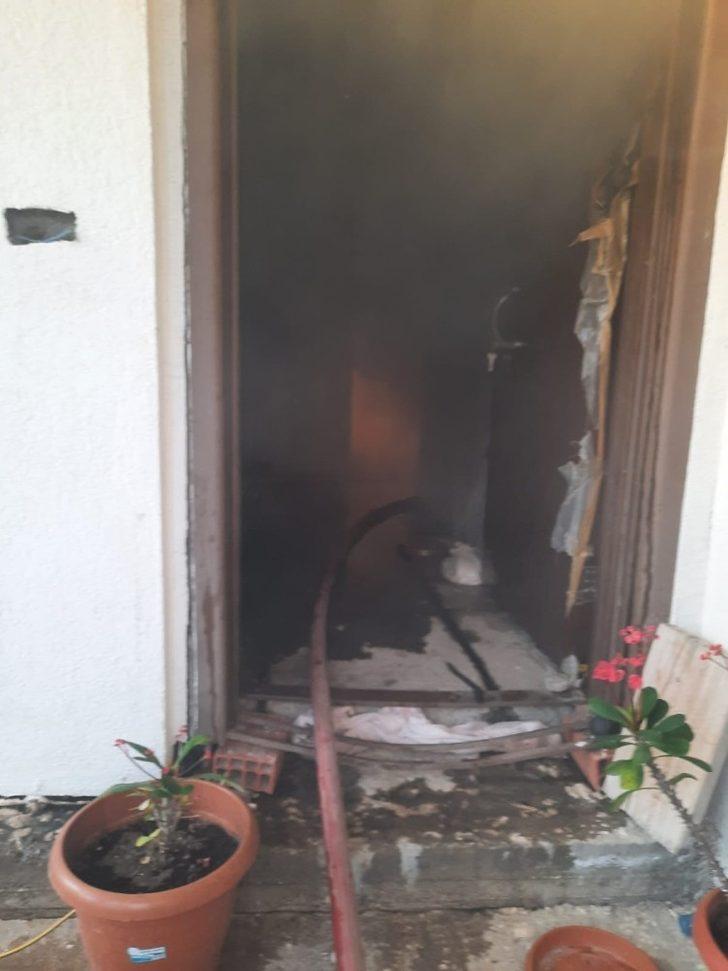 Depoyu yakıp kaçtılar G5