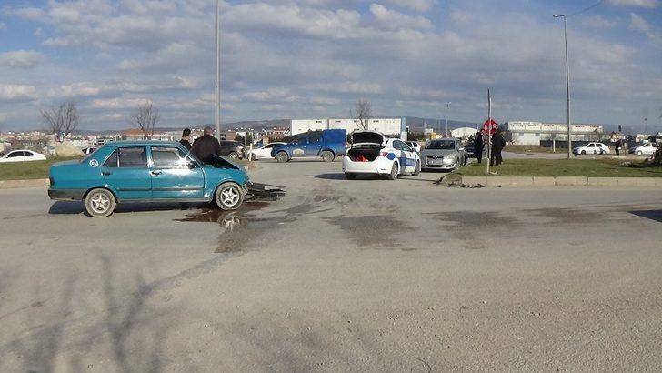 Aynı kavşakta yine kaza: 1 yaralı G4