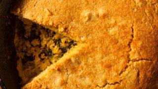 Klasik mısır ekmeğini aratmıyor: Peynirli mısır ekmeği börek niyetine kapış kapış gidiyor!