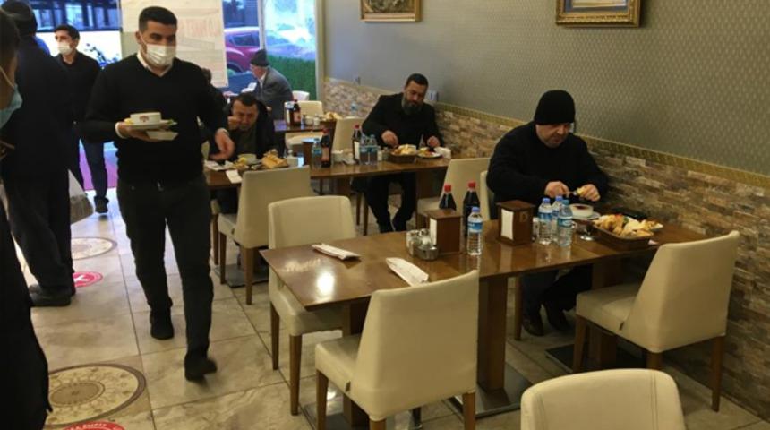 Normalleşmede ilk gün! İstanbul'da kafe ve restoranlar ilk müşterilerini aldı