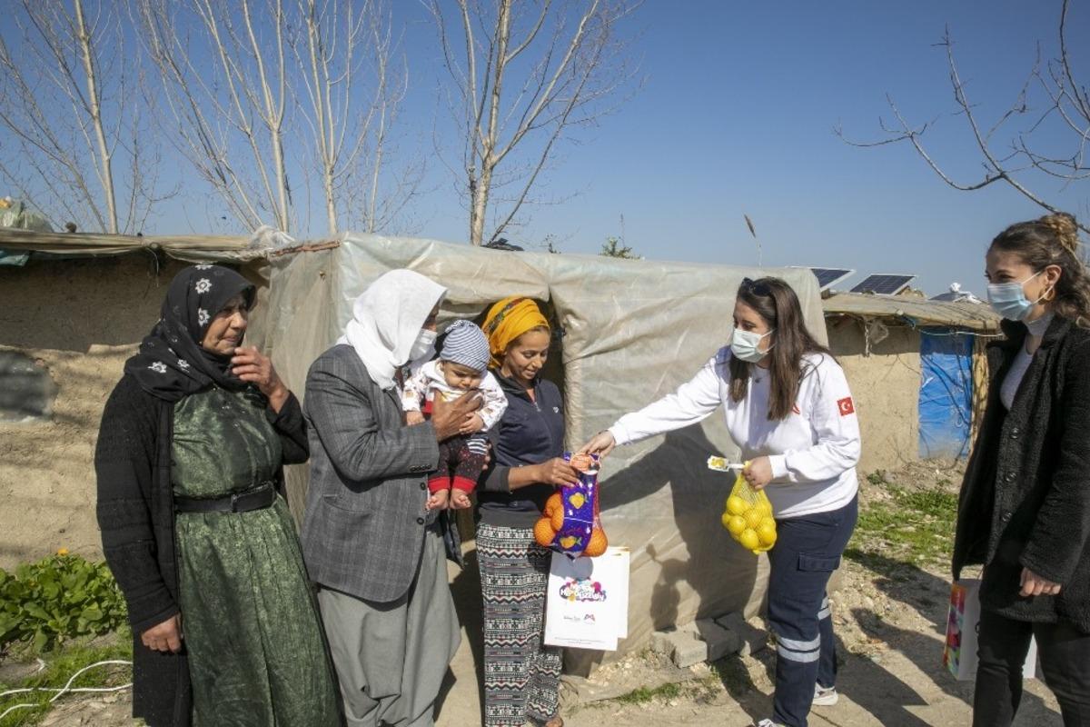 B&uuml;y&uuml;kşehir Belediyesinden tarım iş&ccedil;ilerine hijyen kiti ve narenciye paketi