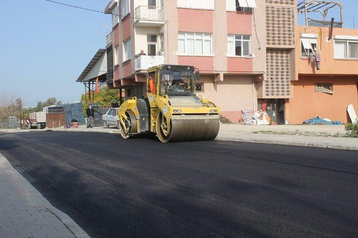 Büyükşehir Belediyesi, Mezitli’nin 3 caddesine sıcak asfalt döktü G3